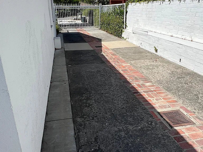 2355 Montecito Dr — Photo 14