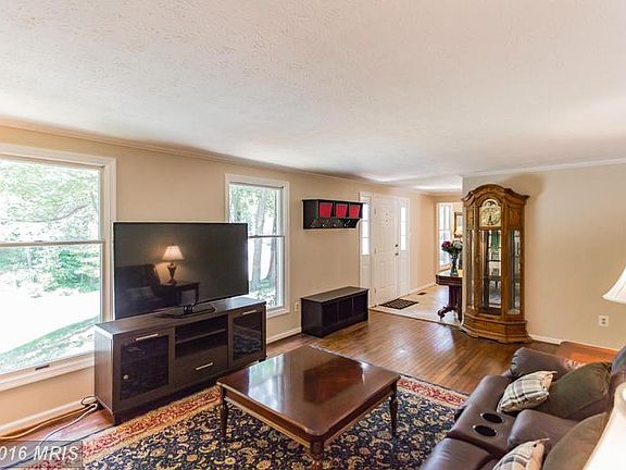 4th image of 4599 Bishop Pl