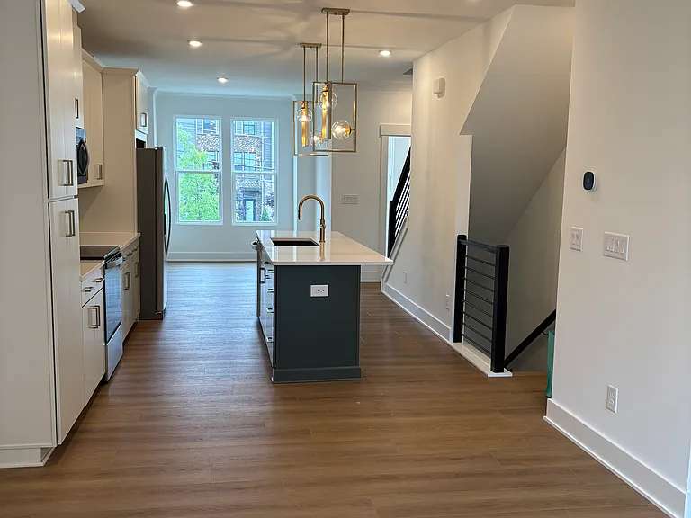 3644 S Tryon St — Photo 5