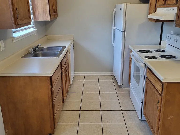 192 S Killarney Ln — Photo 4