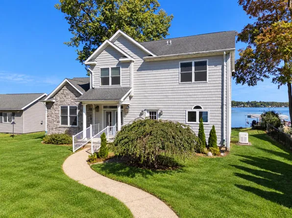 629 S Shore Dr, Portage, MI 49002