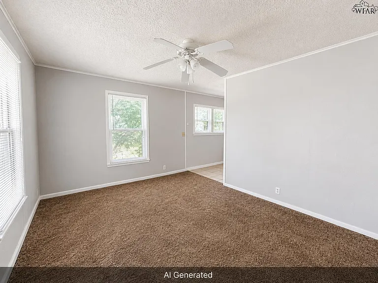 2102 Taylor St — Photo 5