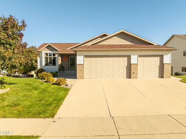 5024 Driftwood Ln, Bismarck, ND 58503