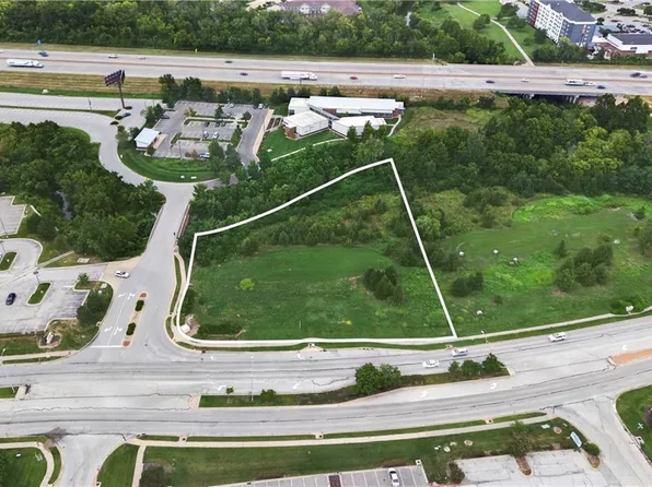 19330 E Valley View Pkwy, Independence, MO 64055