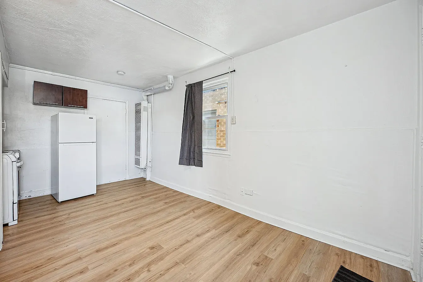 Studio, 250 sqft, $750 — Photo 3