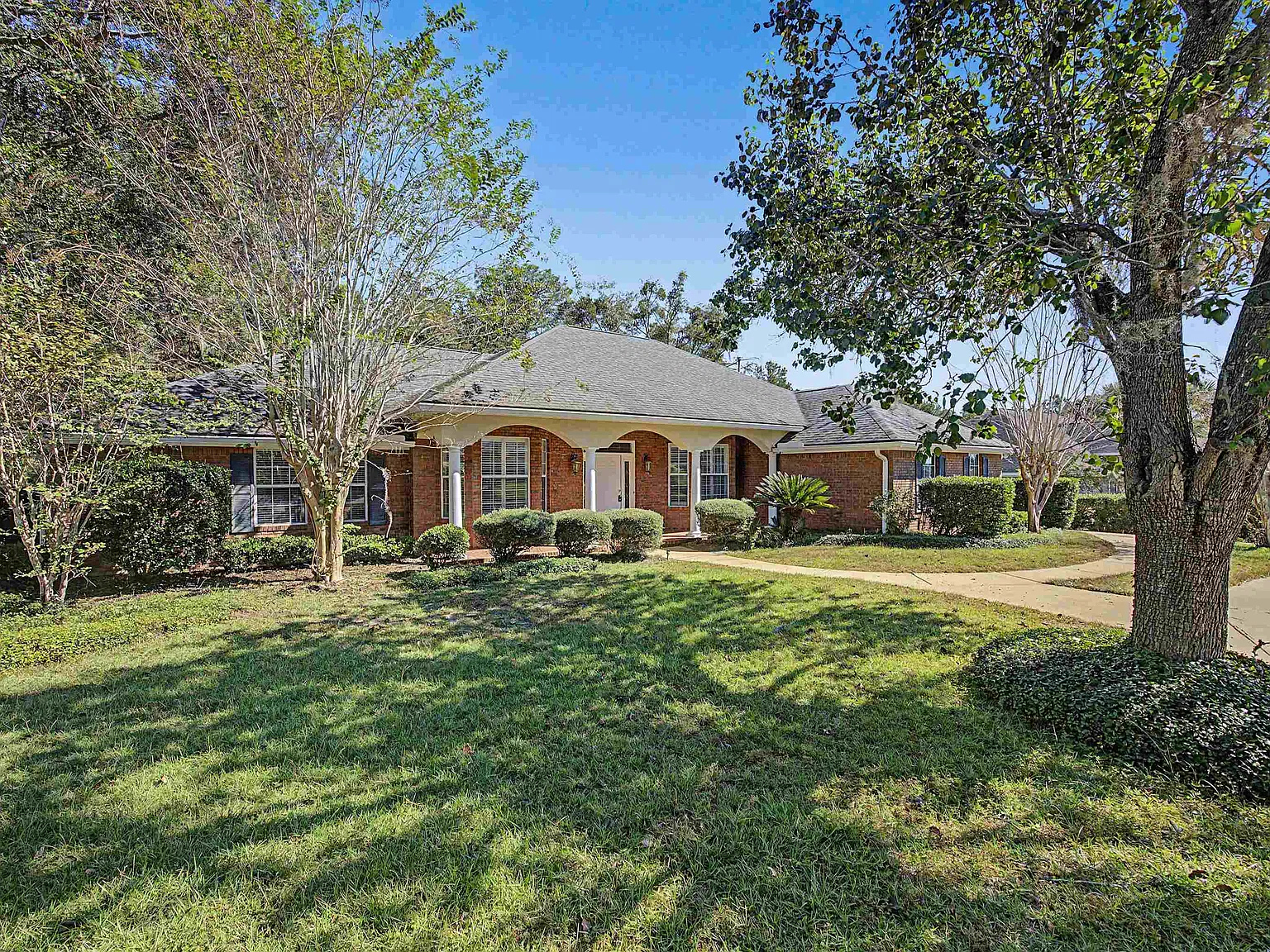 4 bed, 2788 sqft, $3,795 — Photo 2