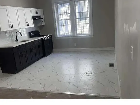 417-419 Leslie St, Newark, NJ 07112