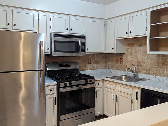 5th image of 612 Waterford Dr