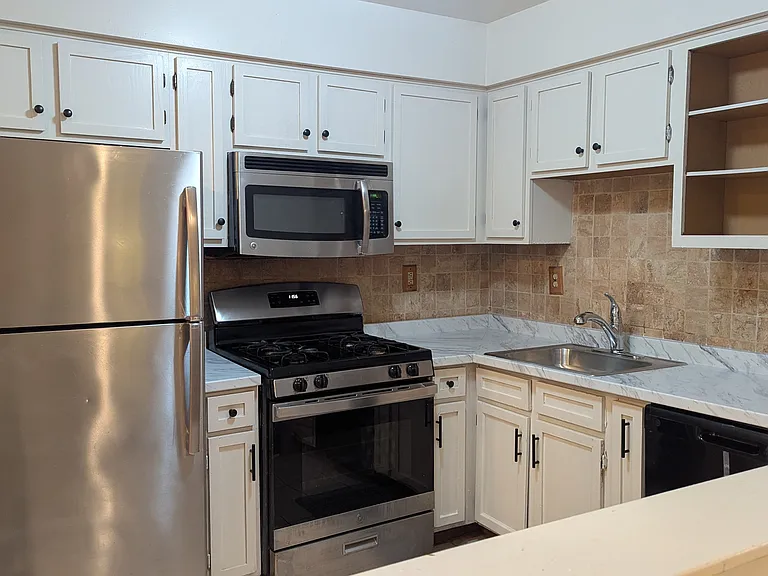612 Waterford Dr — Photo 5