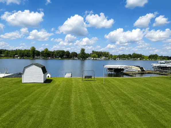88 W Olcott Lake Dr, Jackson, MI 49201