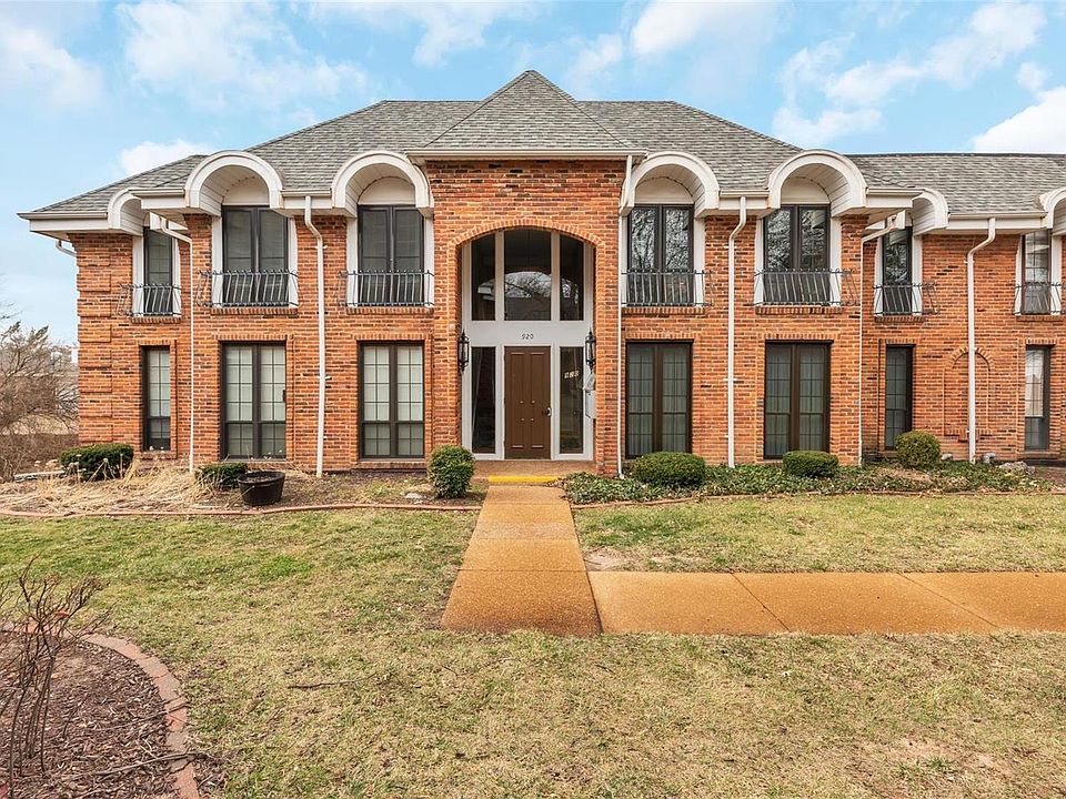 1st image of 920 Claytonbrook Dr APT 2