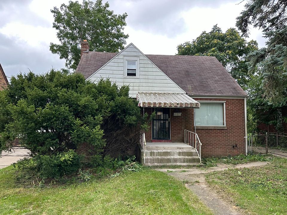 1st image of 833 E 45th Ave