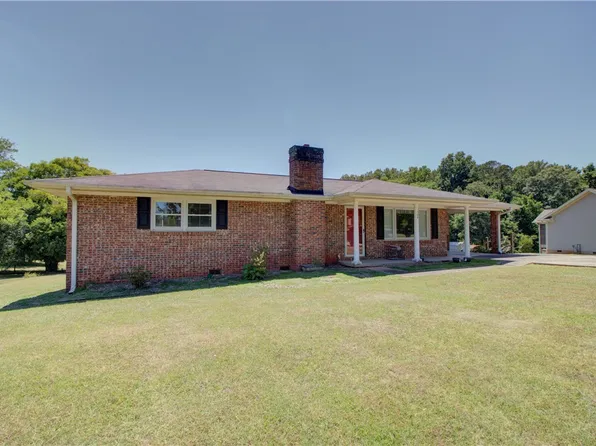 108 Eastwood Cir, Westminster, SC 29693