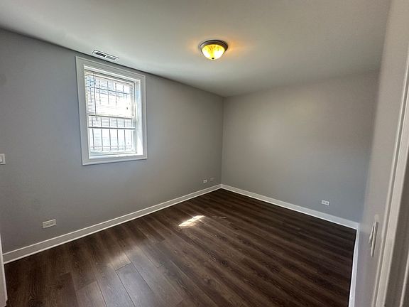 5th image of 4228 N Whipple St APT G