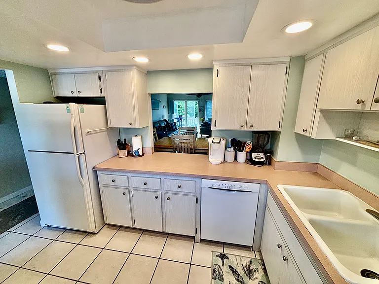 1215 S Portofino Dr #202 — Photo 8
