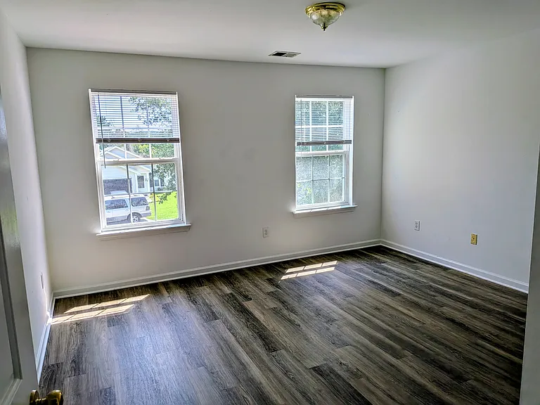 1065 Stoney Falls Blvd — Photo 11