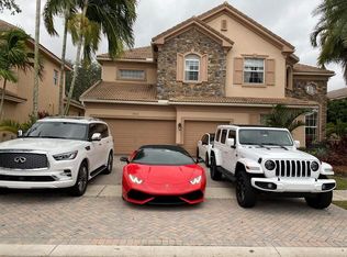 9232 Pineville Dr, Lake Worth, FL 33467