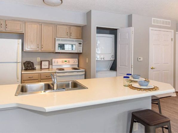 1700 Park Creek Ln #101