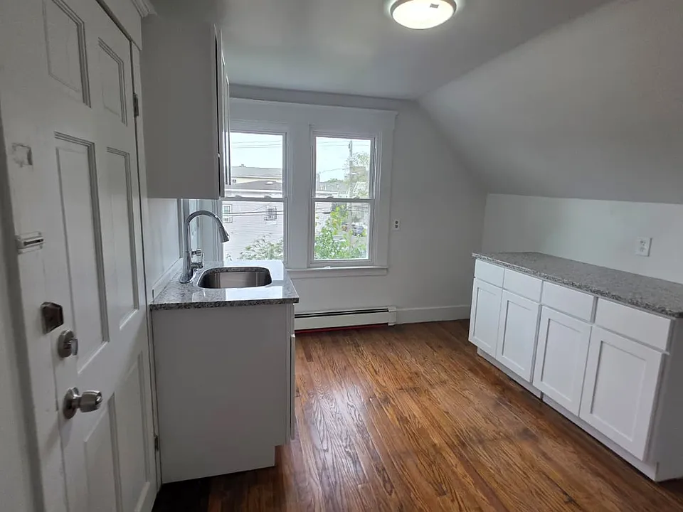 69 Frank St #3
