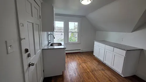 69 Frank St #3 Photo 1