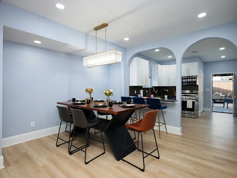 1515 W Kings Hwy — Photo 10