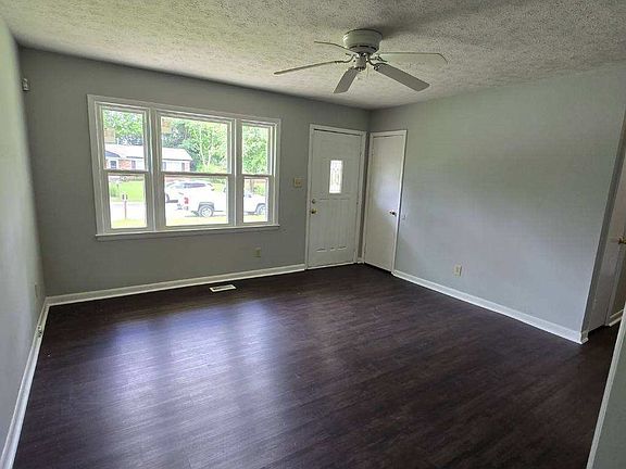 4th image of 6512 Kemper Ct