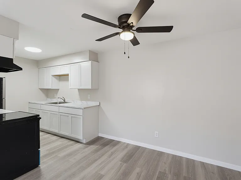7west Apartments — Photo 8