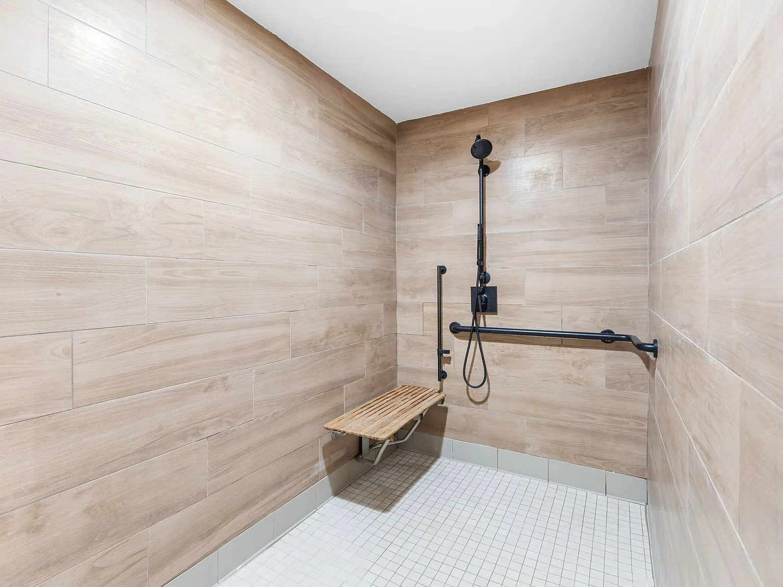 1 bed, $2,500 — Photo 2