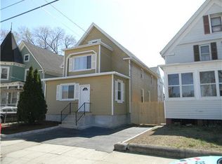 16 Glenham St, Providence, RI 02905