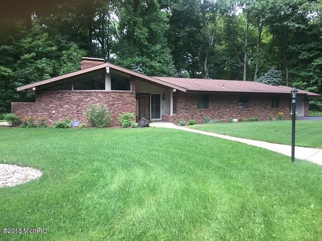 1st image of 985 Sierra Dr