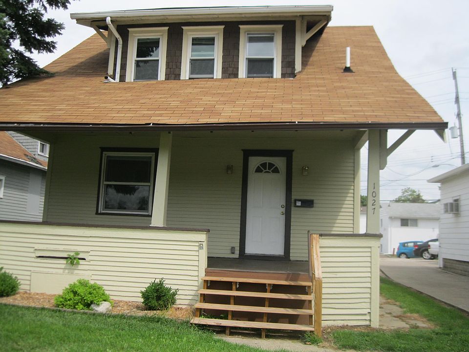 1st image of 1027 E Grand River Ave