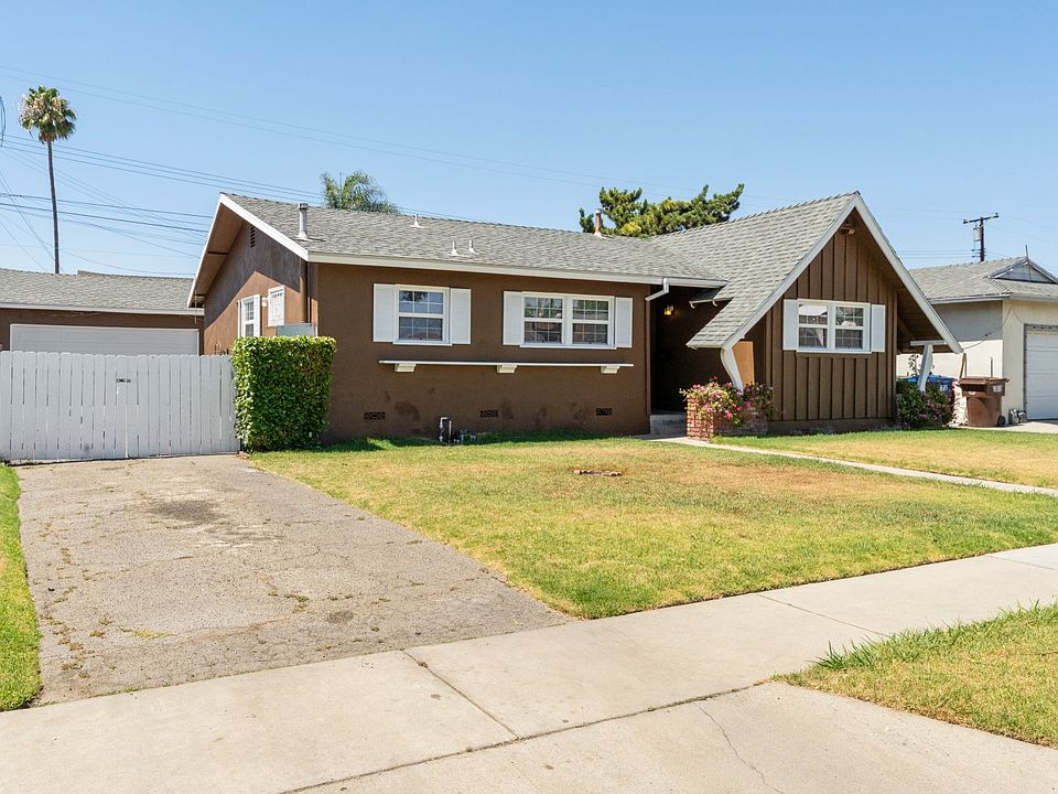 1st image of 1127 Sandsprings Dr