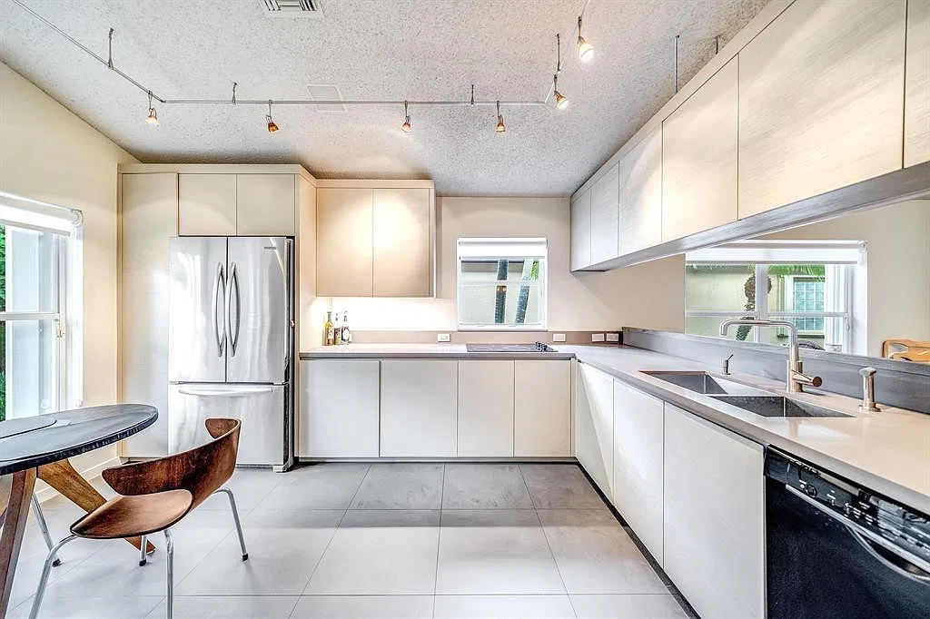 3 bed, 2.0 bath, 1628 sqft, $3,500 — Photo 4