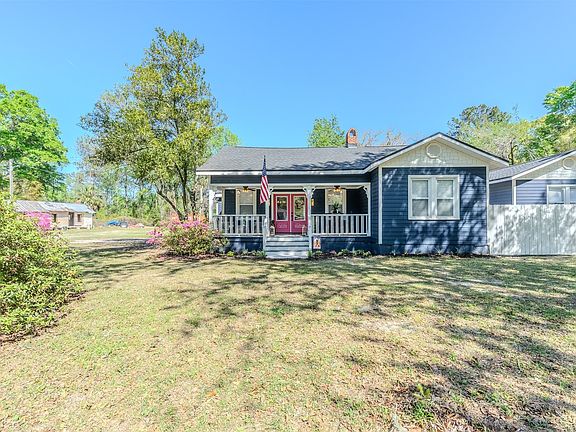 3rd image of 28180 Lake Hampton Rd