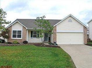 1405 Plantation Manor Ct, Saint Charles, MO 63303