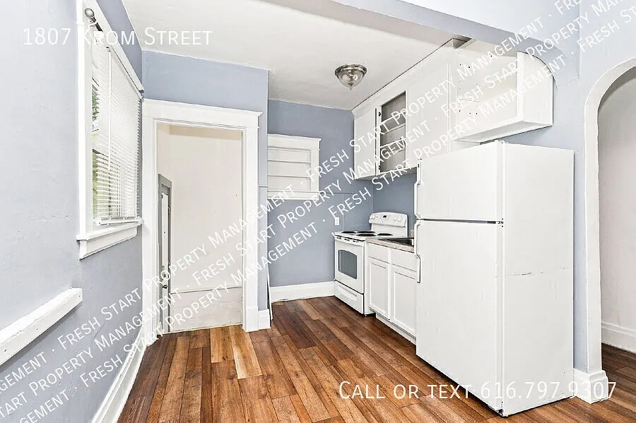 Charming 2-Bed, 2-Bath Retreat on Krom Street in Kalamazoo — Photo 2