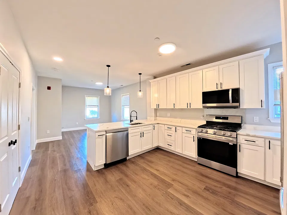 22 Madison Ave #3