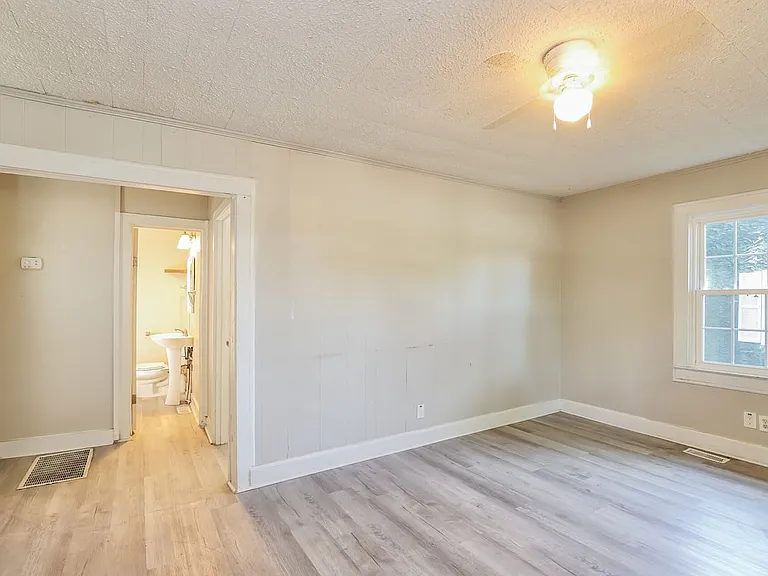 505 Henry Pl — Photo 8
