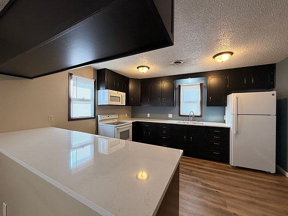 4th image of 1402 S 24th St #281940631