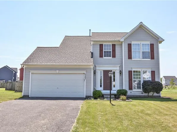 5151 Overlook Ln, Canandaigua, NY 14424