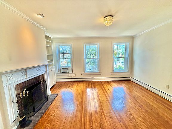 3rd image of 329 C St SE #3