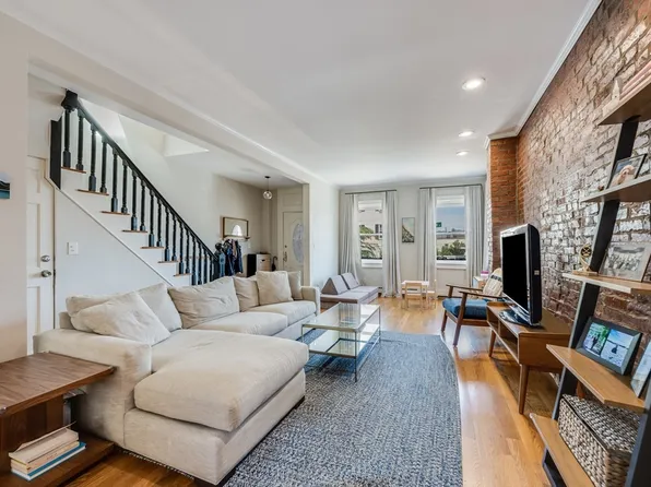 39 Emerson St, South Boston, MA 02127