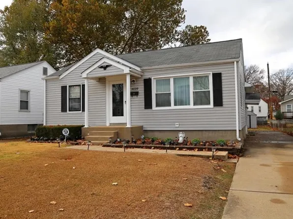 4029 Saint Barbara Ln, Saint Ann, MO 63074