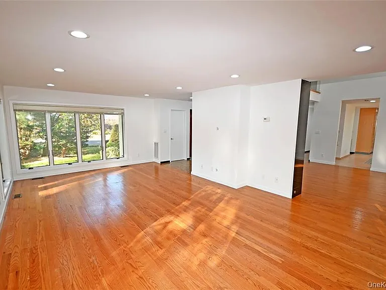 24 Warwick Rd — Photo 6