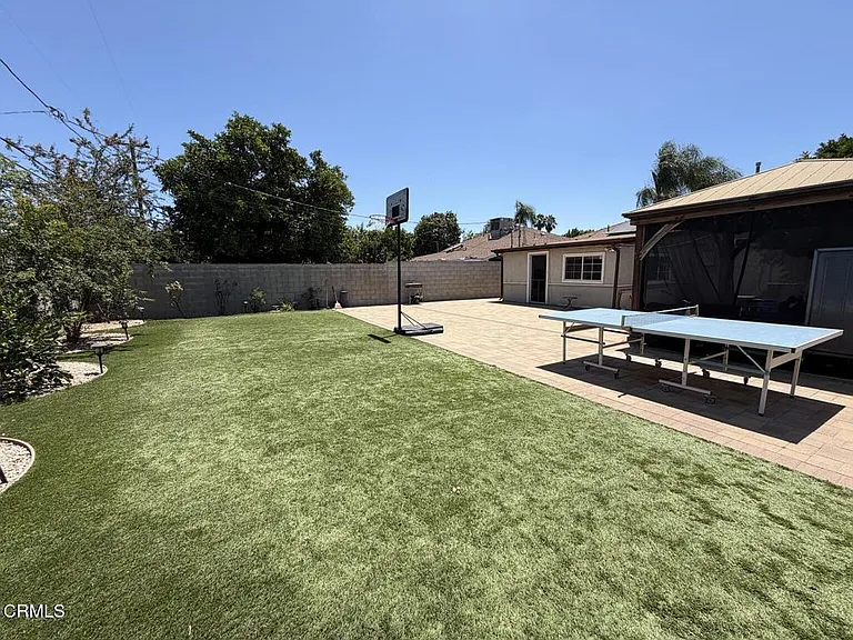 7330 Satsuma Ave — Photo 28