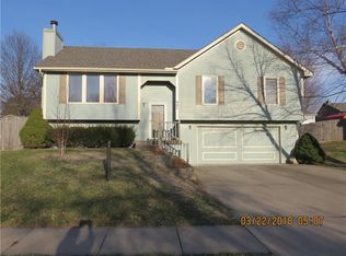 907 Oak Rdg, Kearney, MO 64060