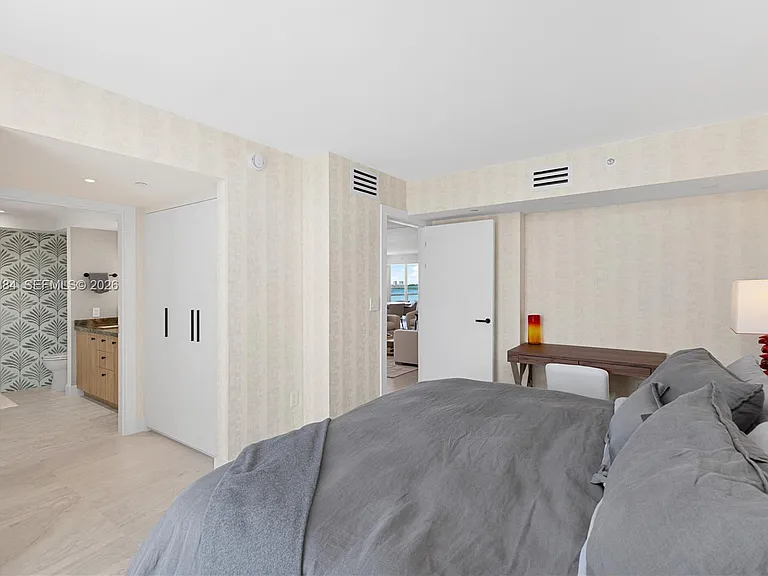 1800 Sunset Harbour Dr #1102/4 — Photo 32
