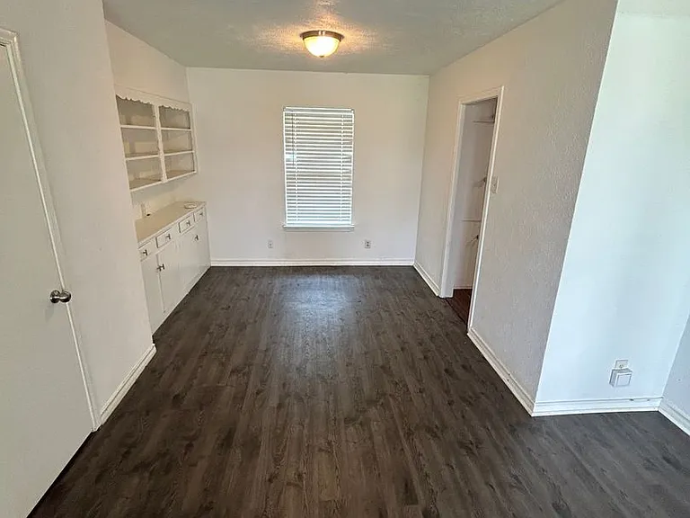 2311 Meadow Ln — Photo 6