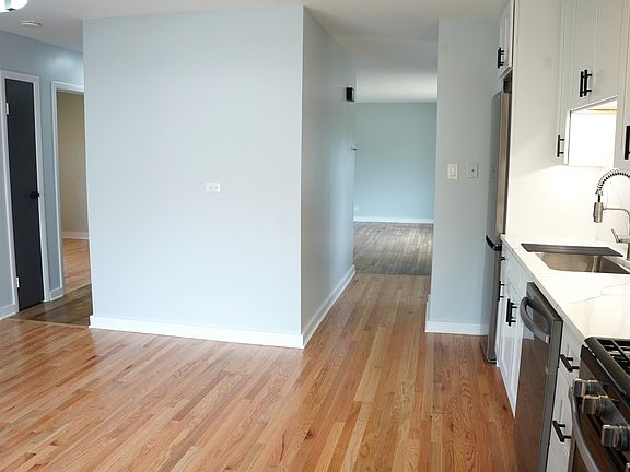 3rd image of 254 Dundee Pkwy