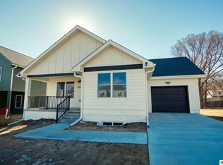 2911 Parker St, Omaha, NE 68111